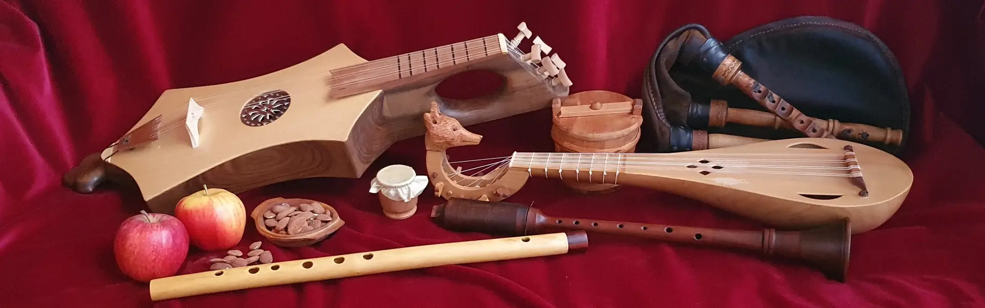 Medieval instruments: citole, bagpipes, gittern, shawm and flute